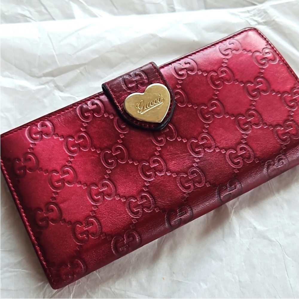GUCCI Long Wallet Lovely Heart Logo GG
Patterned Issima Leather Bordeaux